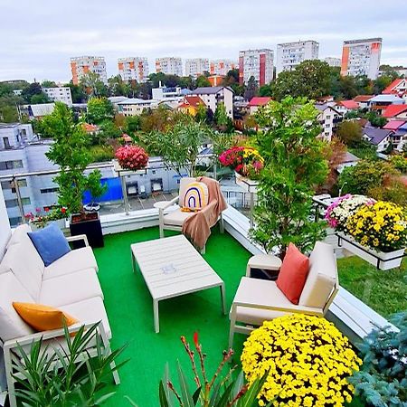 Penthouse View Aeroport Iasi Appartement Buitenkant foto