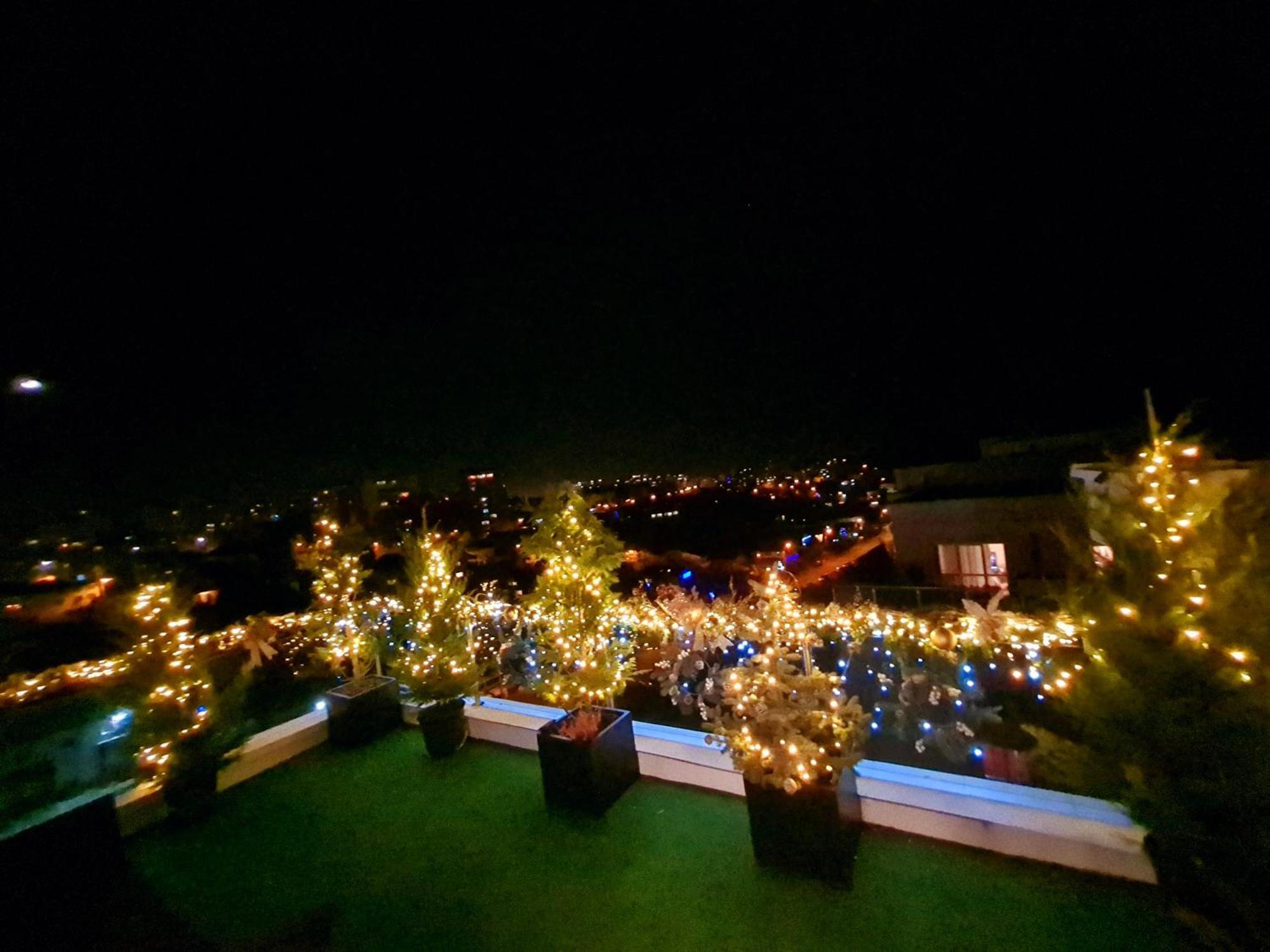Penthouse View Aeroport Iasi Appartement Buitenkant foto