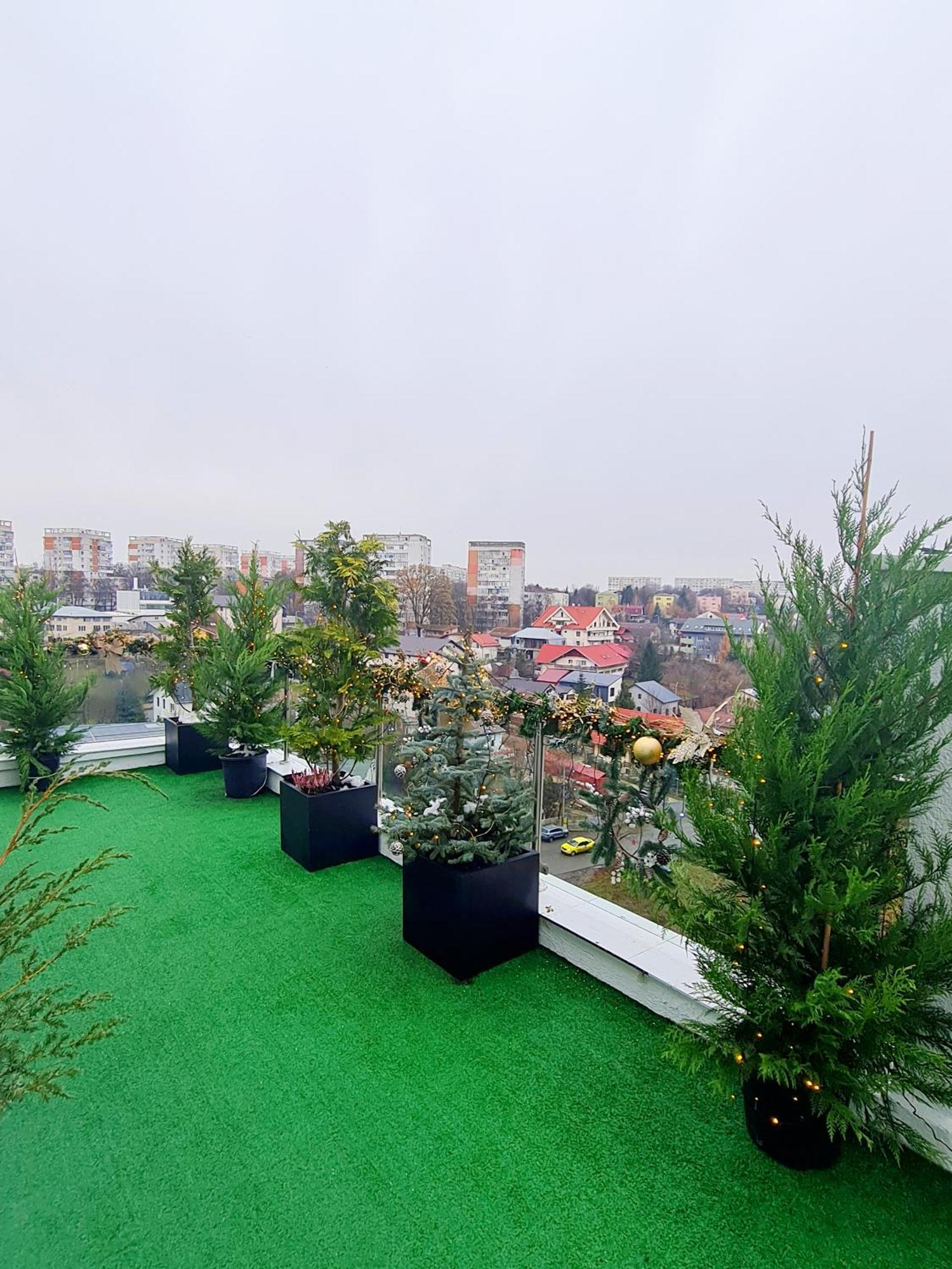 Penthouse View Aeroport Iasi Appartement Buitenkant foto