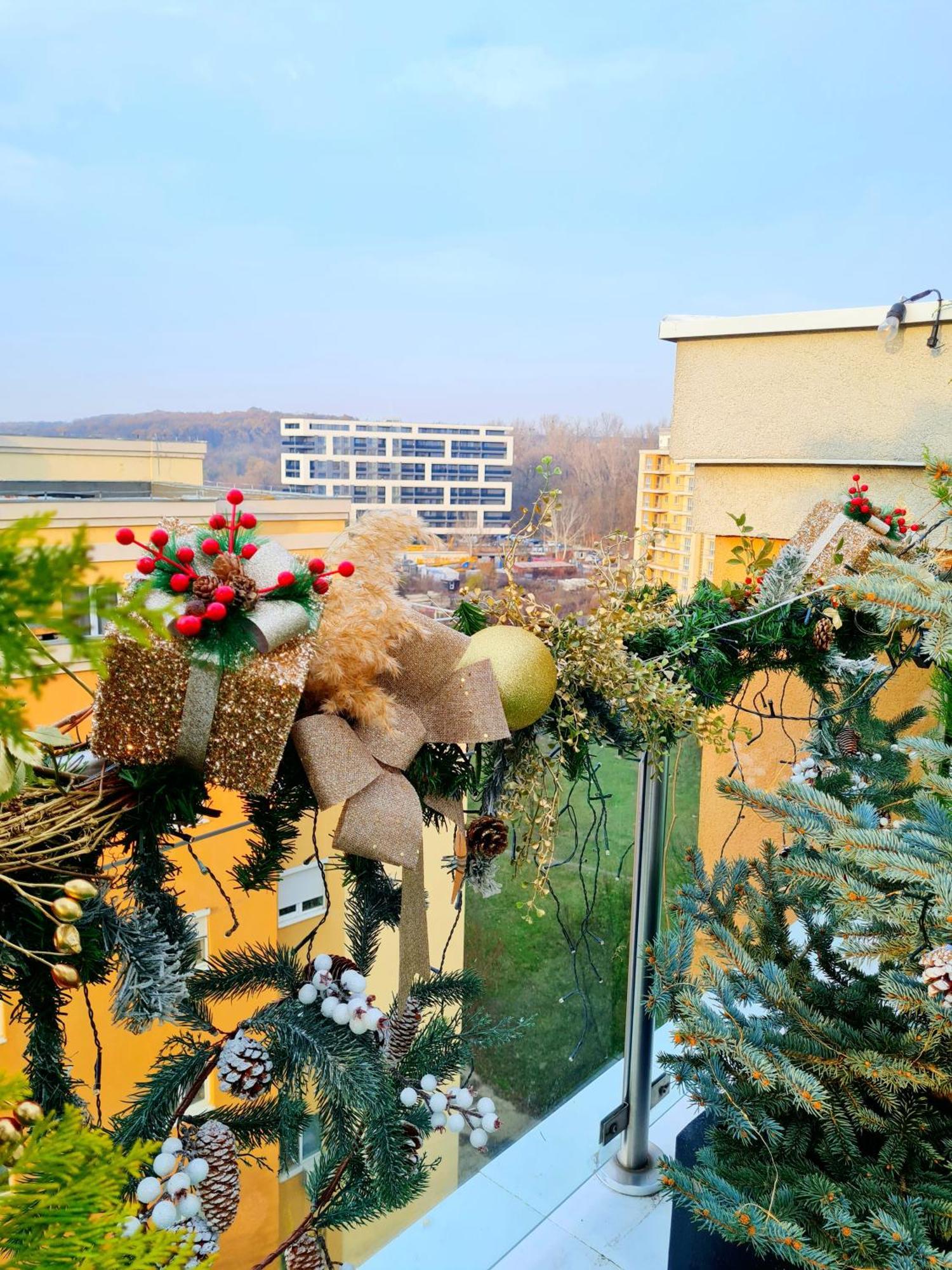 Penthouse View Aeroport Iasi Appartement Buitenkant foto