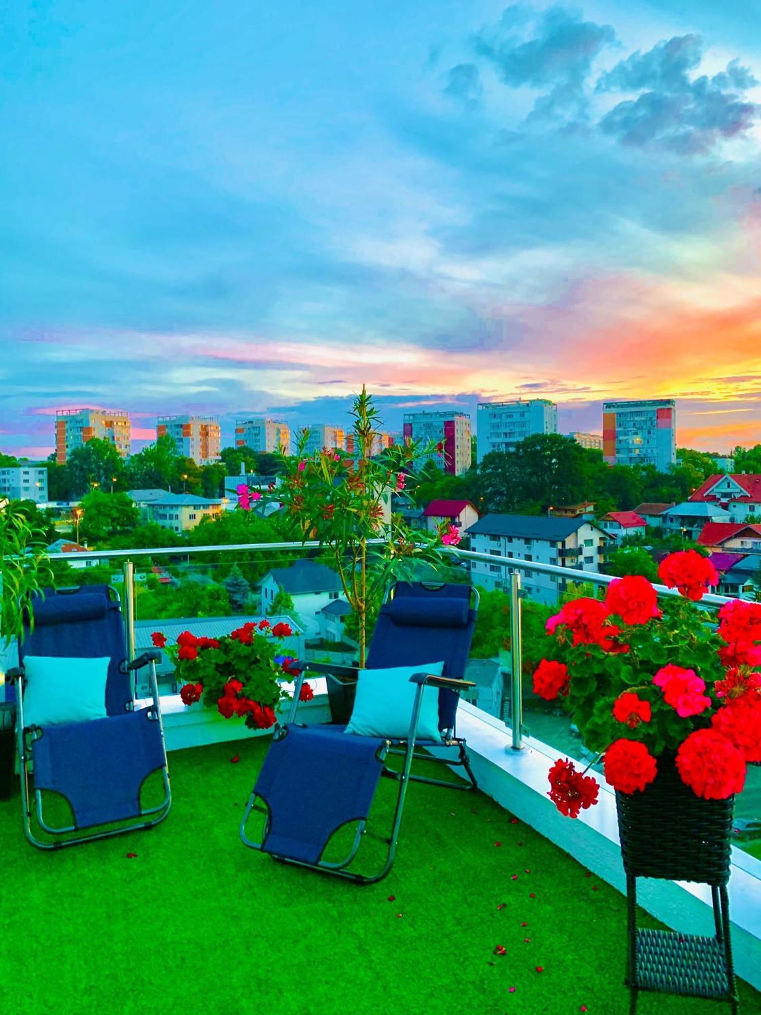 Penthouse View Aeroport Iasi Appartement Buitenkant foto