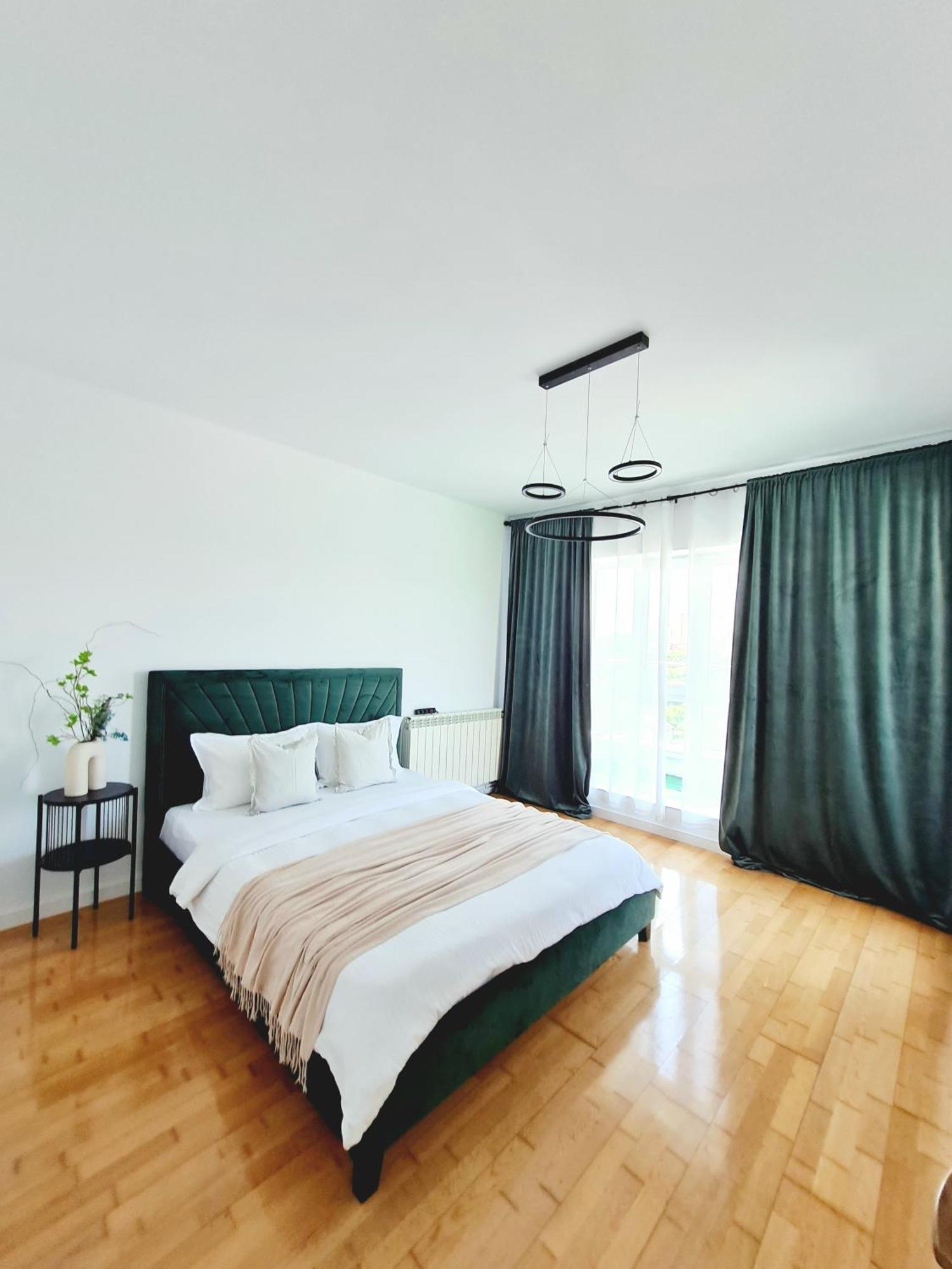 Penthouse View Aeroport Iasi Appartement Buitenkant foto