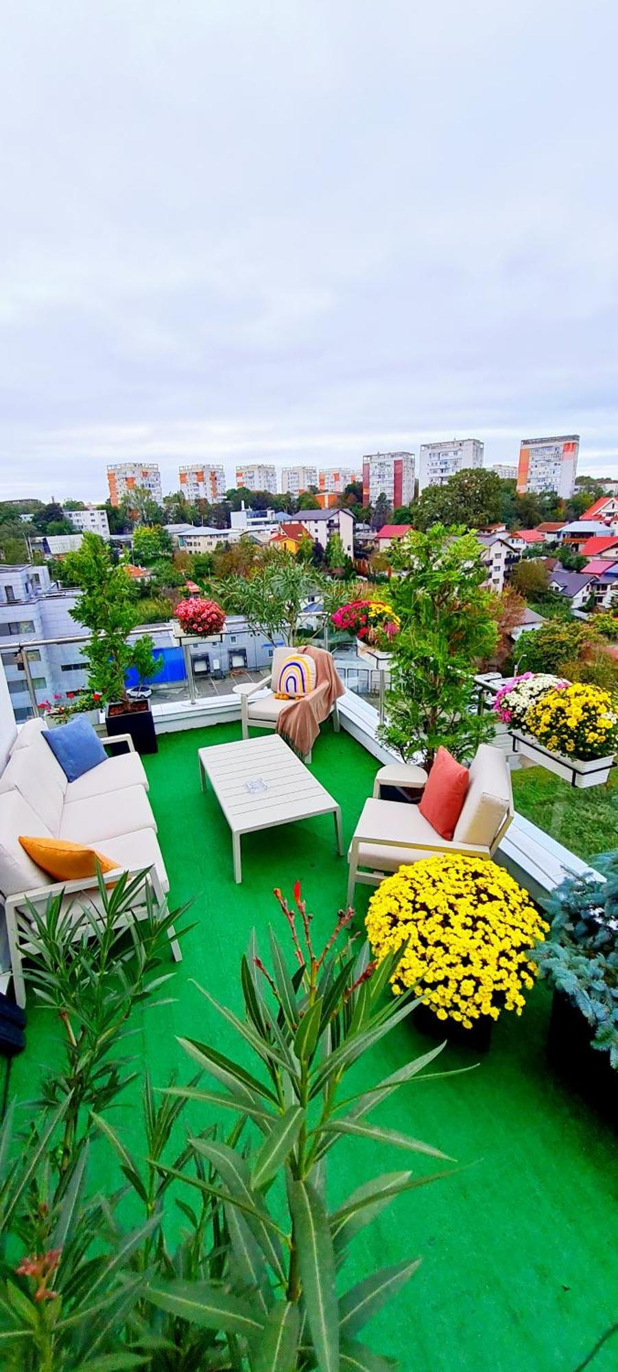 Penthouse View Aeroport Iasi Appartement Buitenkant foto